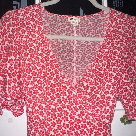 Billabong Red and White Floral Blouse - Picture 7 of 9